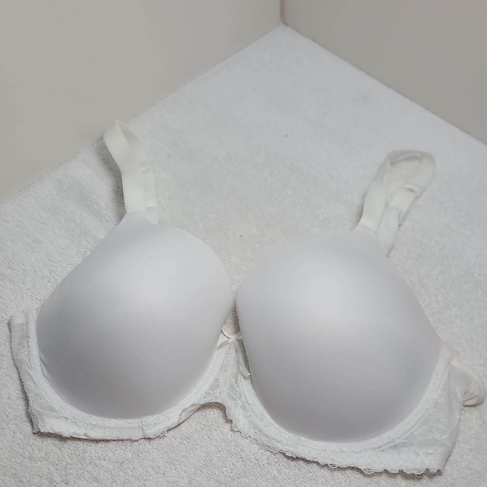 Chic White Lace Underwire Bra